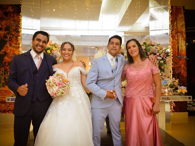 O casamento de Enon e Silvania em Cotia, São Paulo Estado 526