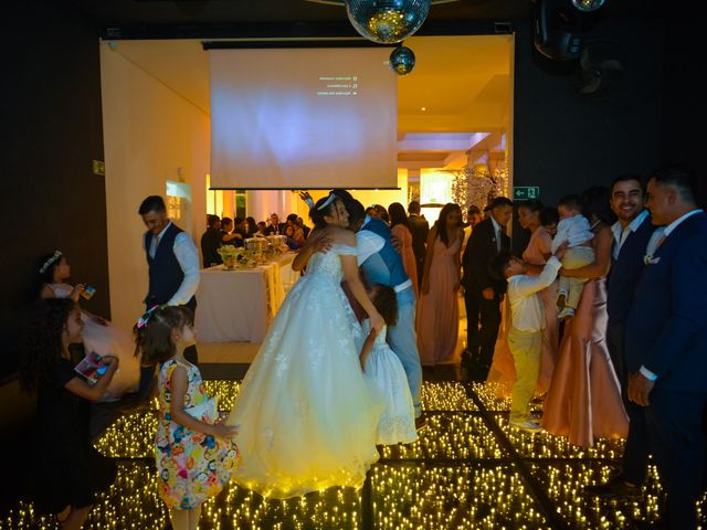 O casamento de Enon e Silvania em Cotia, São Paulo Estado 576