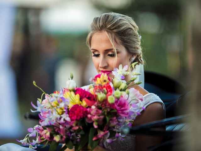 O casamento de Tiago e Daniela em Balneário Camboriú, Santa Catarina 32