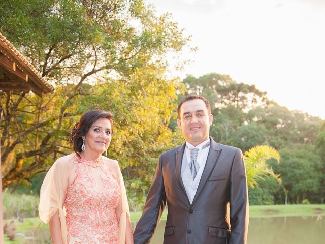 O casamento de Thiago e Cristiane em Curitiba, Paraná 36