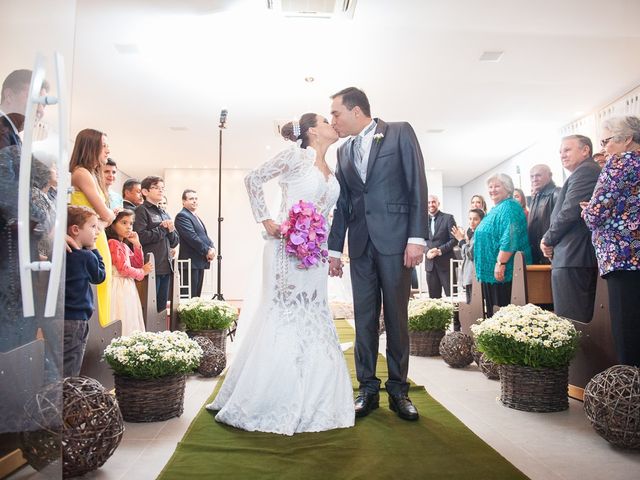 O casamento de Thiago e Cristiane em Curitiba, Paraná 143