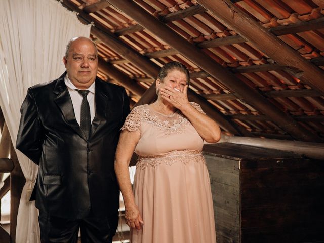 O casamento de Sidinei e Giovana em Curitiba, Paraná 32