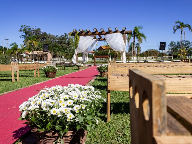 O casamento de Henrique e Raquel em Porto Alegre, Rio Grande do Sul 28