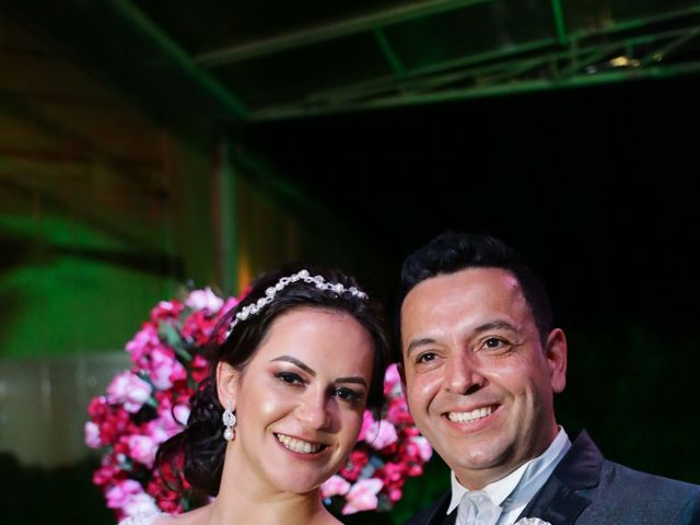 O casamento de Douglas e Valmiria em Cotia, São Paulo Estado 103