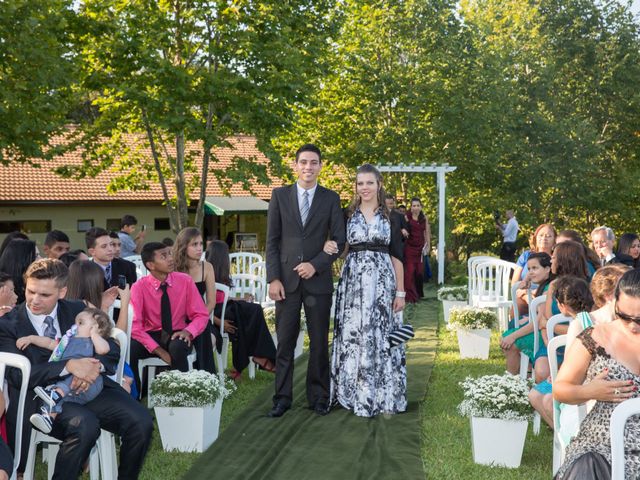 O casamento de Stefany e Jhonison em Curitiba, Paraná 23