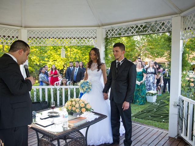 O casamento de Stefany e Jhonison em Curitiba, Paraná 38