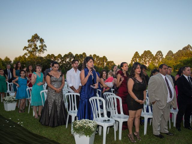 O casamento de Stefany e Jhonison em Curitiba, Paraná 74