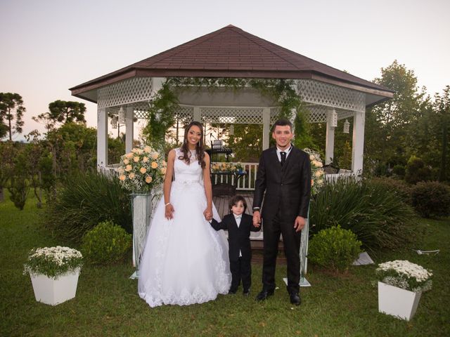 O casamento de Stefany e Jhonison em Curitiba, Paraná 83
