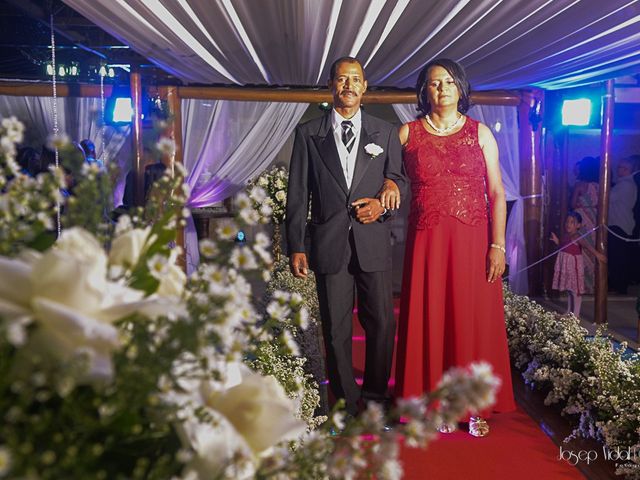 O casamento de Rafael e Débora em Lauro de Freitas, Bahia 56