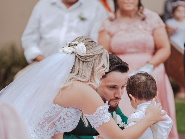 O casamento de Adenilton e Amanda  em Maringá, Paraná 22