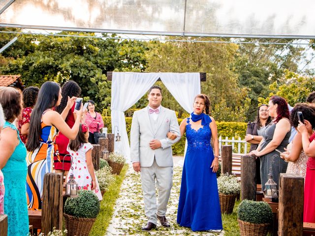 O casamento de Daniele e Felipe em Ibirité, Minas Gerais 4