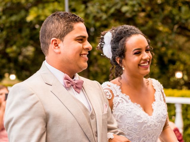 O casamento de Daniele e Felipe em Ibirité, Minas Gerais 19