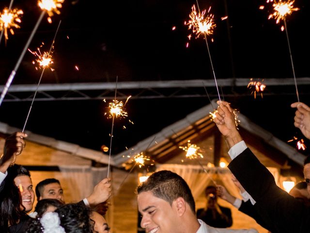 O casamento de Daniele e Felipe em Ibirité, Minas Gerais 29