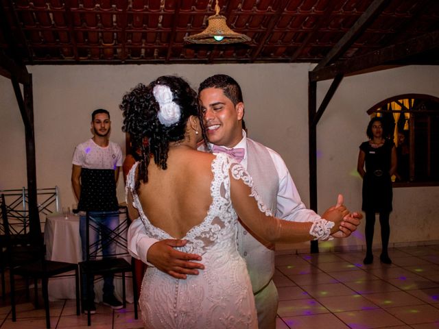 O casamento de Daniele e Felipe em Ibirité, Minas Gerais 33