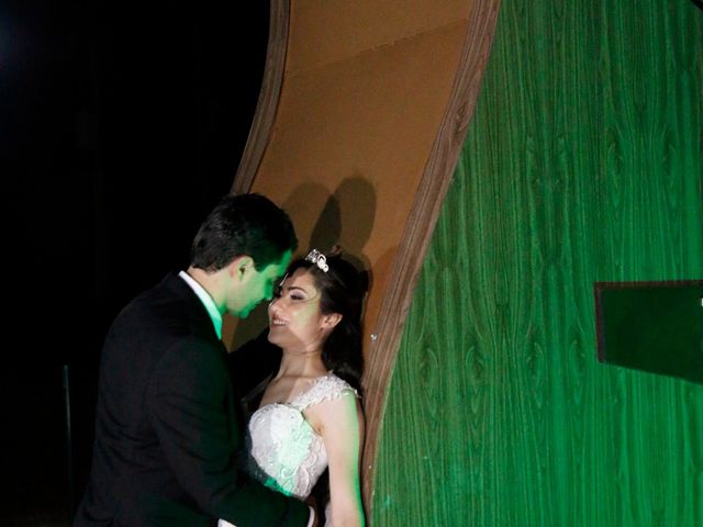 O casamento de Douglas e Valéria  em Astorga, Paraná 13