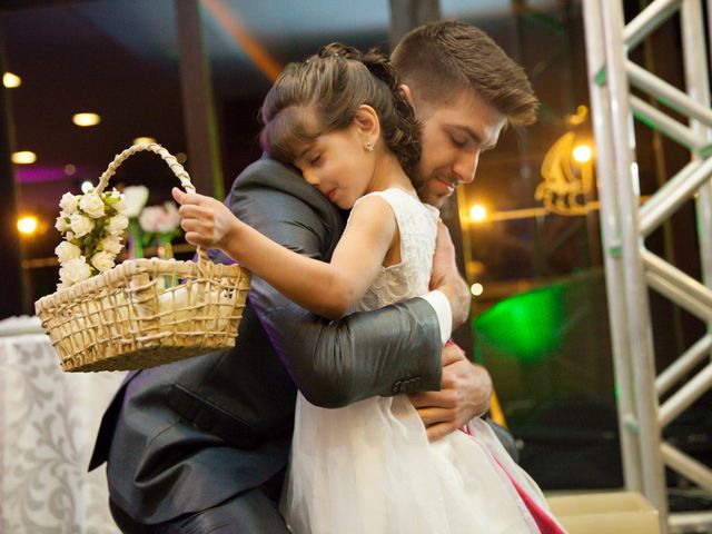 O casamento de Vitor e Isabela em Joinville, Santa Catarina 23