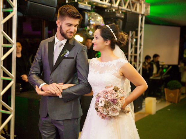 O casamento de Vitor e Isabela em Joinville, Santa Catarina 27