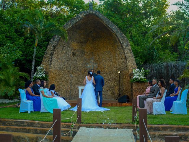 O casamento de Misael e Ana Paula em Guarajuba, Bahia 29
