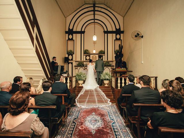 O casamento de Filipe e Marina em Carmo do Rio Claro, Minas Gerais 25