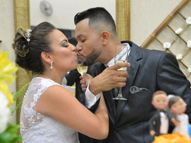 O casamento de Carlos e Thiana em Franco da Rocha, São Paulo Estado 28
