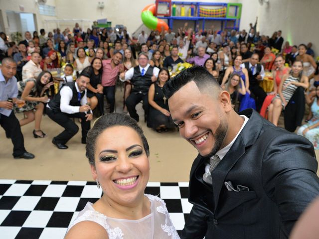 O casamento de Carlos e Thiana em Franco da Rocha, São Paulo Estado 32