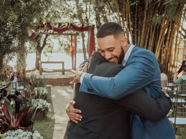 O casamento de Pamela e Marlon em Guaíba, Rio Grande do Sul 24