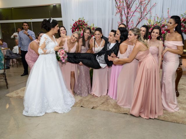 O casamento de Bruno e Aleciane em Uberlândia, Minas Gerais 28