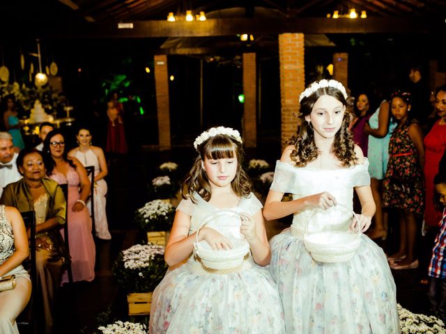O casamento de Aíra e Gustavo em Chácara, Minas Gerais 25