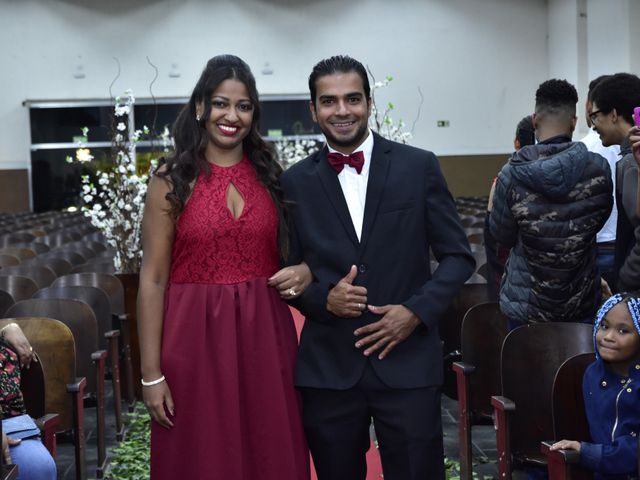 O casamento de Mauricio e Renata  em Carapicuíba, São Paulo Estado 8