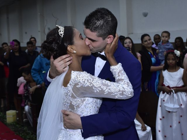 O casamento de Mauricio e Renata  em Carapicuíba, São Paulo Estado 22