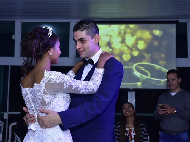 O casamento de Mauricio e Renata  em Carapicuíba, São Paulo Estado 25