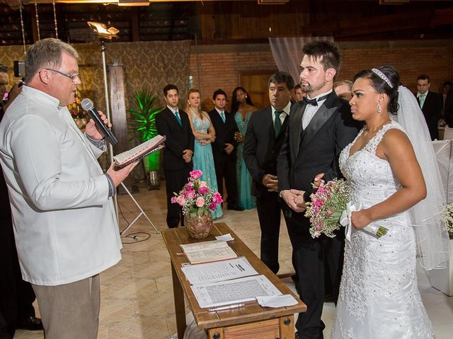 O casamento de Leandro e Larissa em Agrolândia, Santa Catarina 25