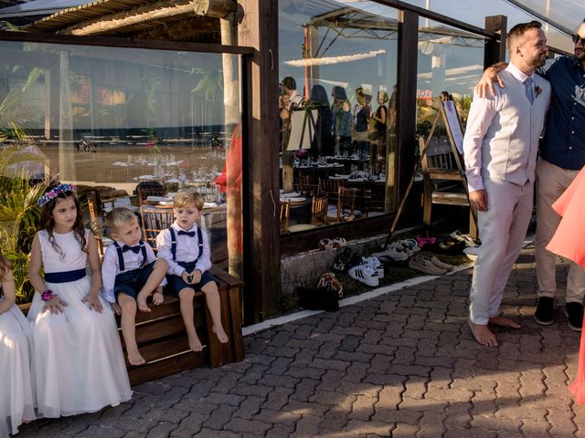 O casamento de Rodrigo e Jéssica em Capão da Canoa, Rio Grande do Sul 38