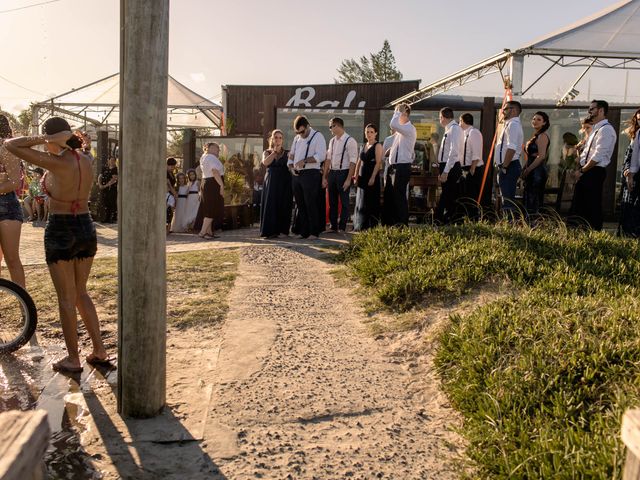 O casamento de Rodrigo e Jéssica em Capão da Canoa, Rio Grande do Sul 39