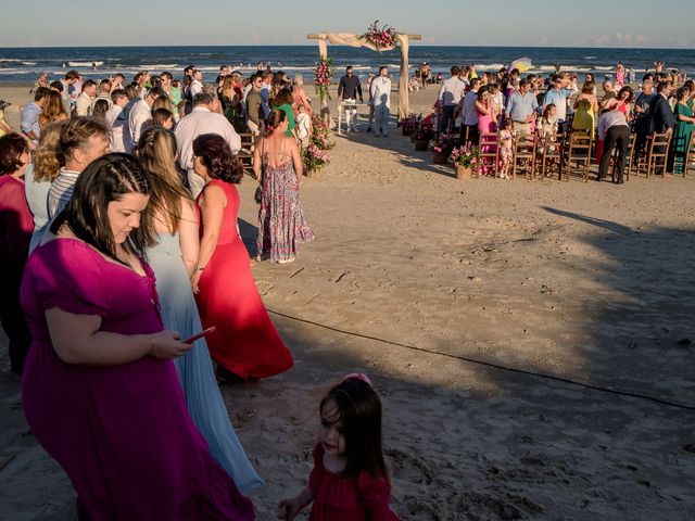 O casamento de Rodrigo e Jéssica em Capão da Canoa, Rio Grande do Sul 41