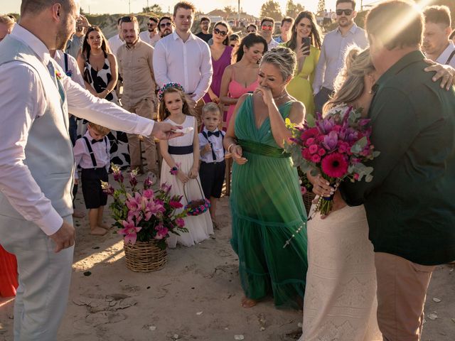 O casamento de Rodrigo e Jéssica em Capão da Canoa, Rio Grande do Sul 44