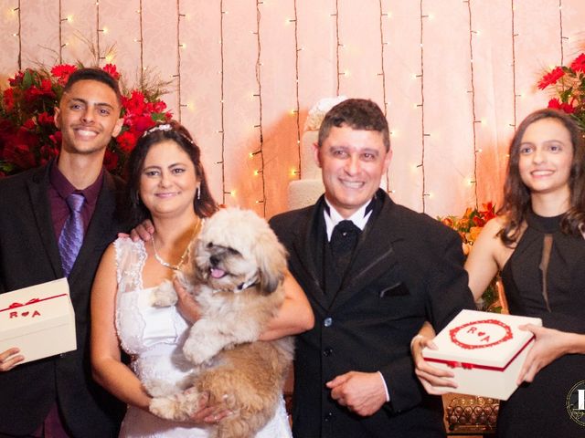 O casamento de Rochester  e Adriana em Vila Velha, Espírito Santo 12