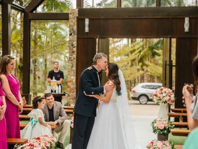 O casamento de Ewerton e Jennifer em Joinville, Santa Catarina 27