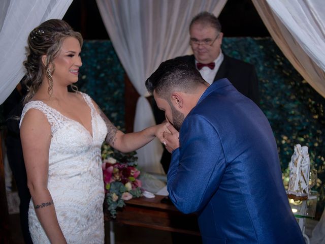 O casamento de Roney e Amanda em Belo Horizonte, Minas Gerais 42