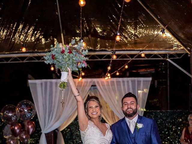 O casamento de Roney e Amanda em Belo Horizonte, Minas Gerais 46