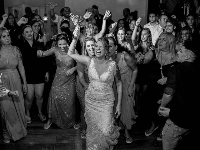 O casamento de Roney e Amanda em Belo Horizonte, Minas Gerais 81