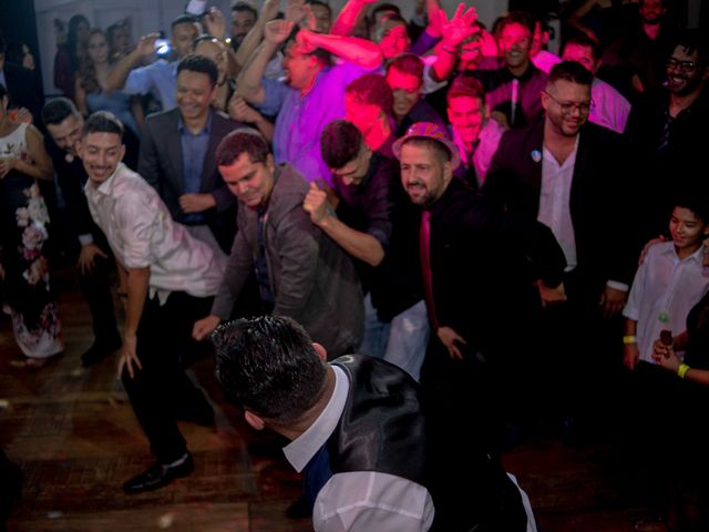 O casamento de Roney e Amanda em Belo Horizonte, Minas Gerais 91