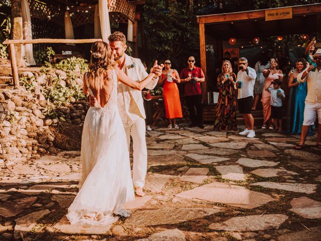 O casamento de Thiago e Paula em Ilha do Mel, Paraná 33