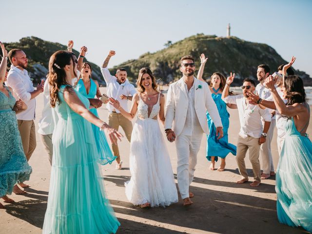 O casamento de Thiago e Paula em Ilha do Mel, Paraná 37