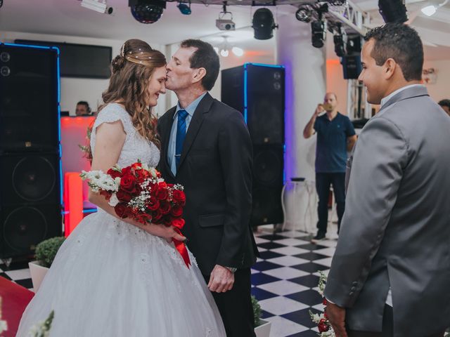 O casamento de Gabriel e Evanessa em Joinville, Santa Catarina 28