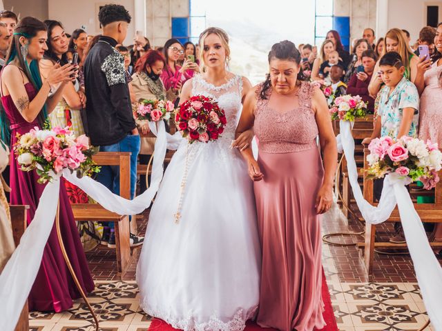 O casamento de Etelvinia e Bruno em Arantina, Minas Gerais 18