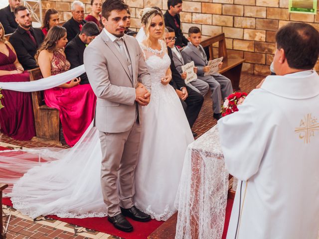 O casamento de Etelvinia e Bruno em Arantina, Minas Gerais 27