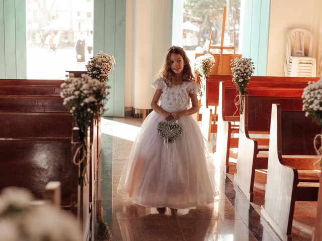 O casamento de Marcelo e Vanessa em Mata de São João, Bahia 26