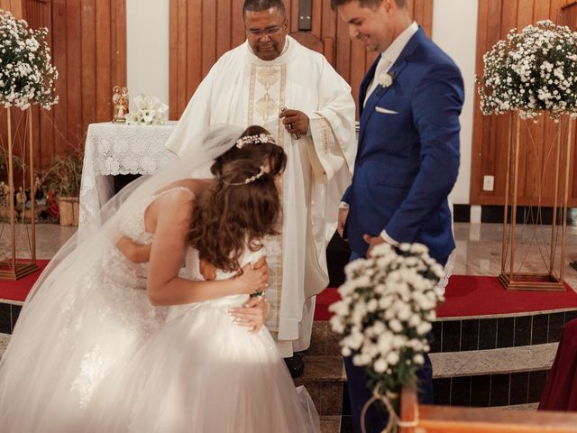 O casamento de Marcelo e Vanessa em Mata de São João, Bahia 27