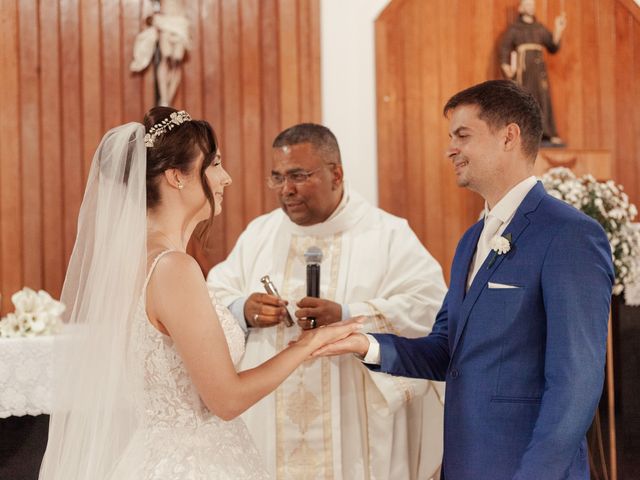 O casamento de Marcelo e Vanessa em Mata de São João, Bahia 29